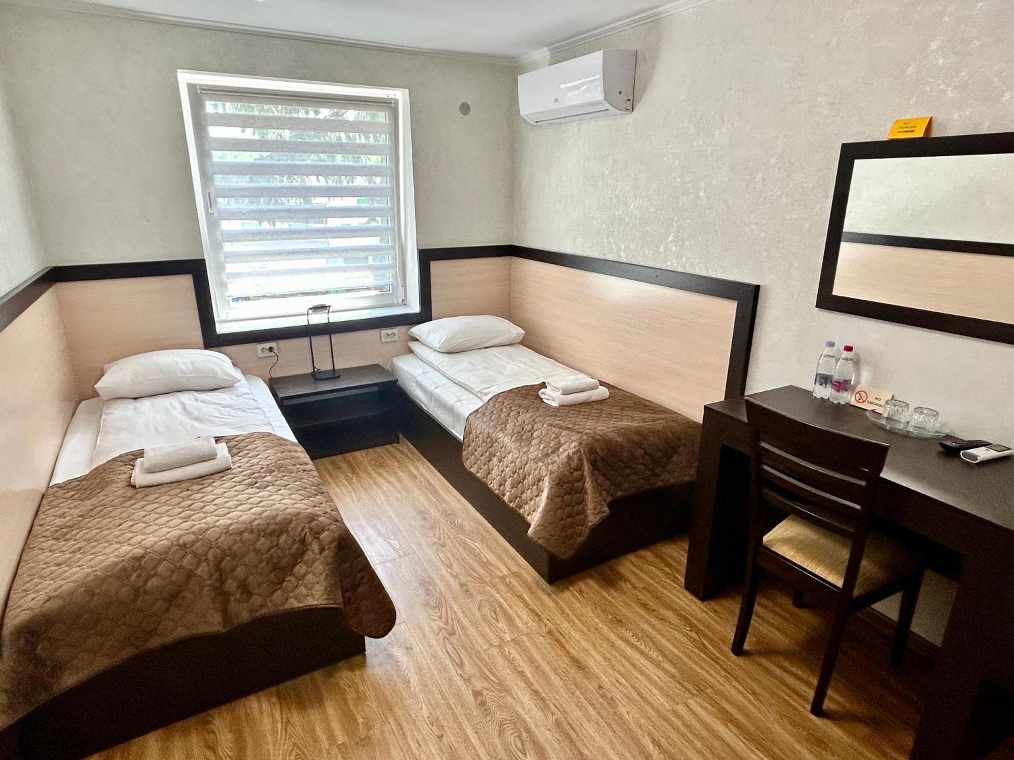 Hotel Koral แชร์นิฟซี ภายนอก รูปภาพ