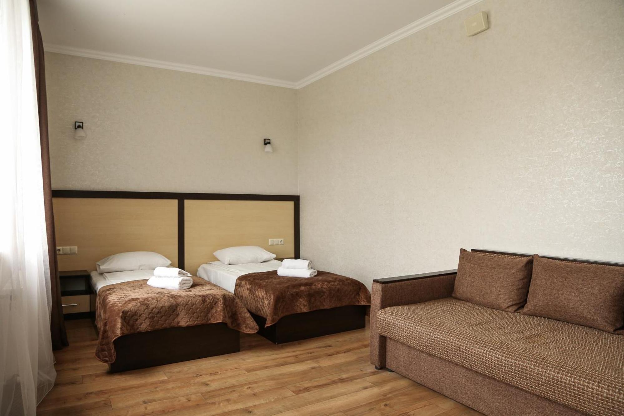 Hotel Koral แชร์นิฟซี ภายนอก รูปภาพ